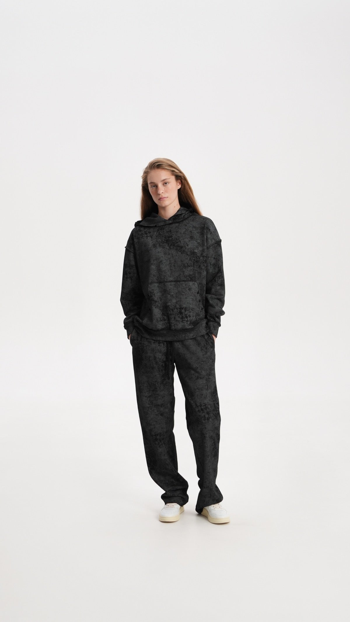 Classic straight-cut pants with vintage elements