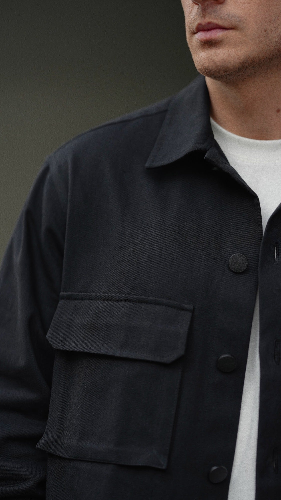 Loose-fitting shirt