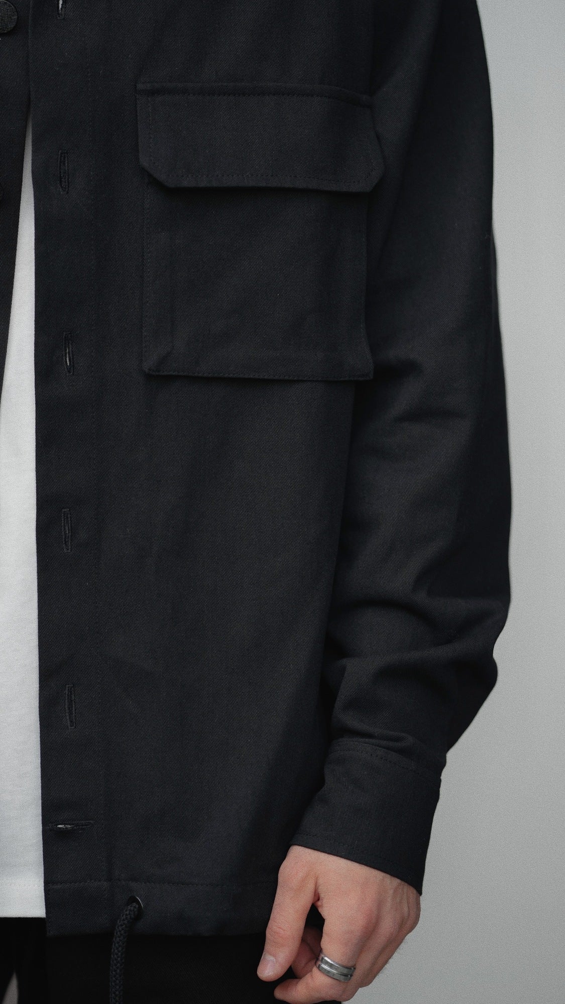 Loose-fitting shirt