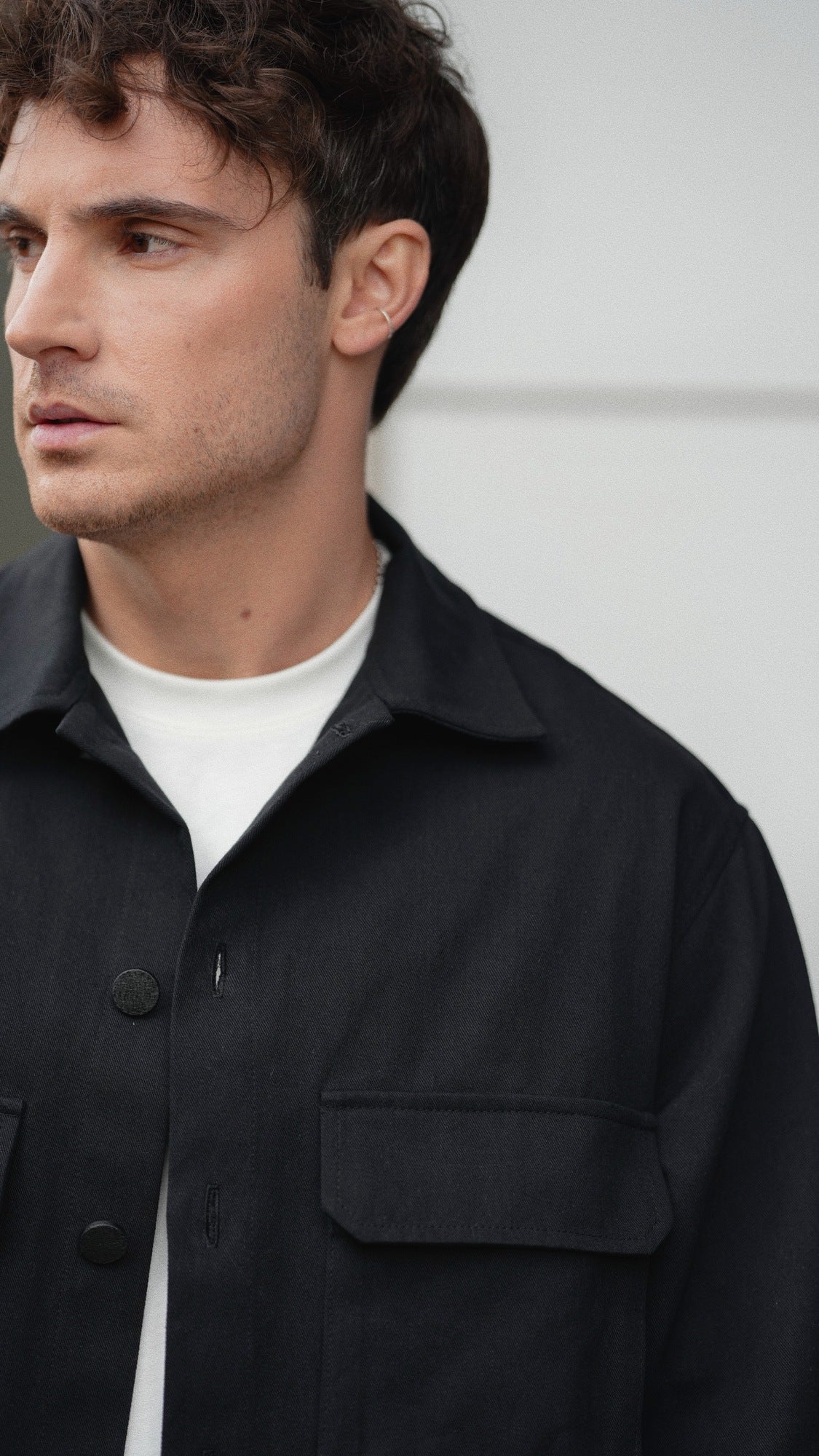 Loose-fitting shirt
