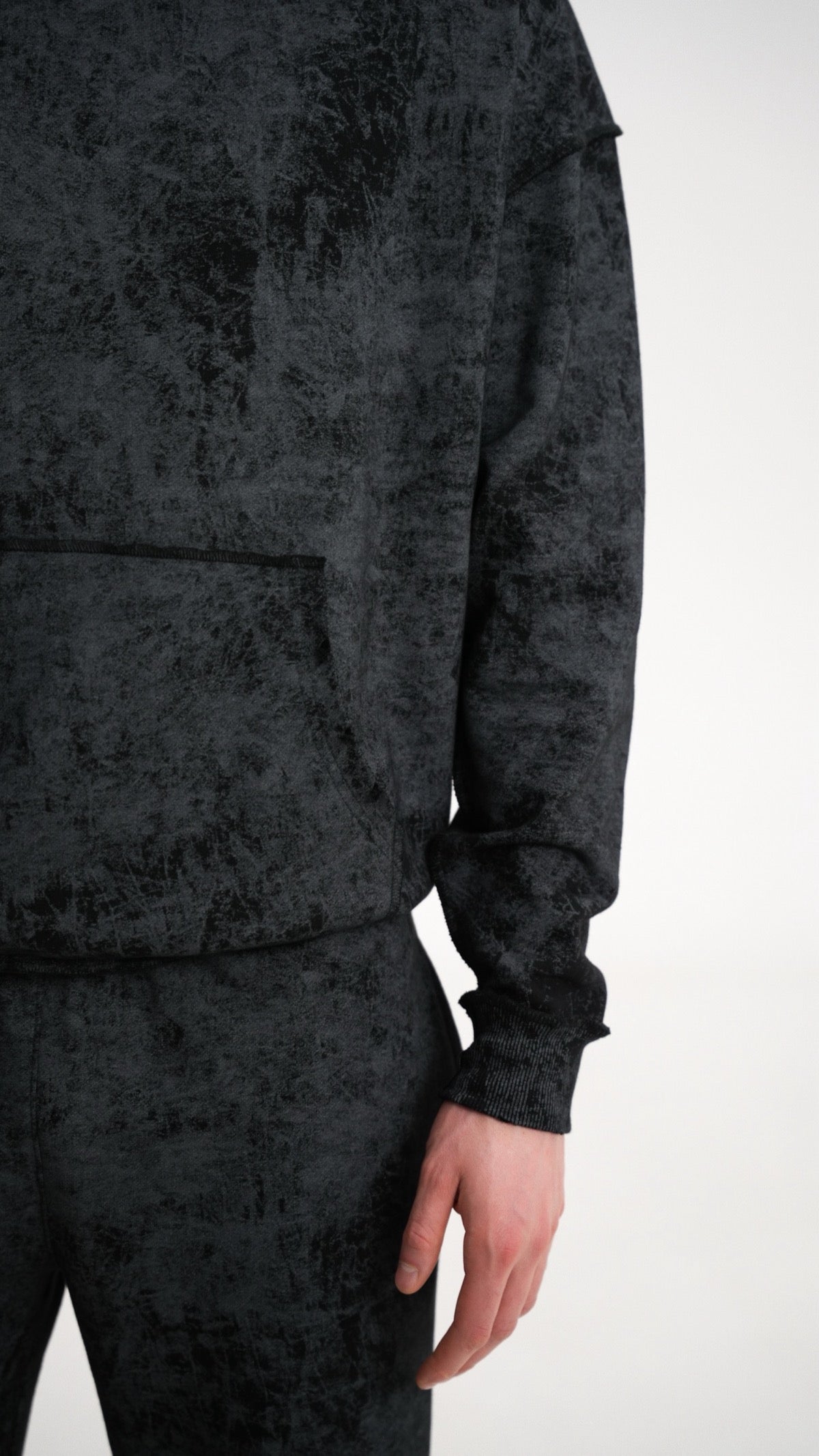 Classic straight-cut pants with vintage elements