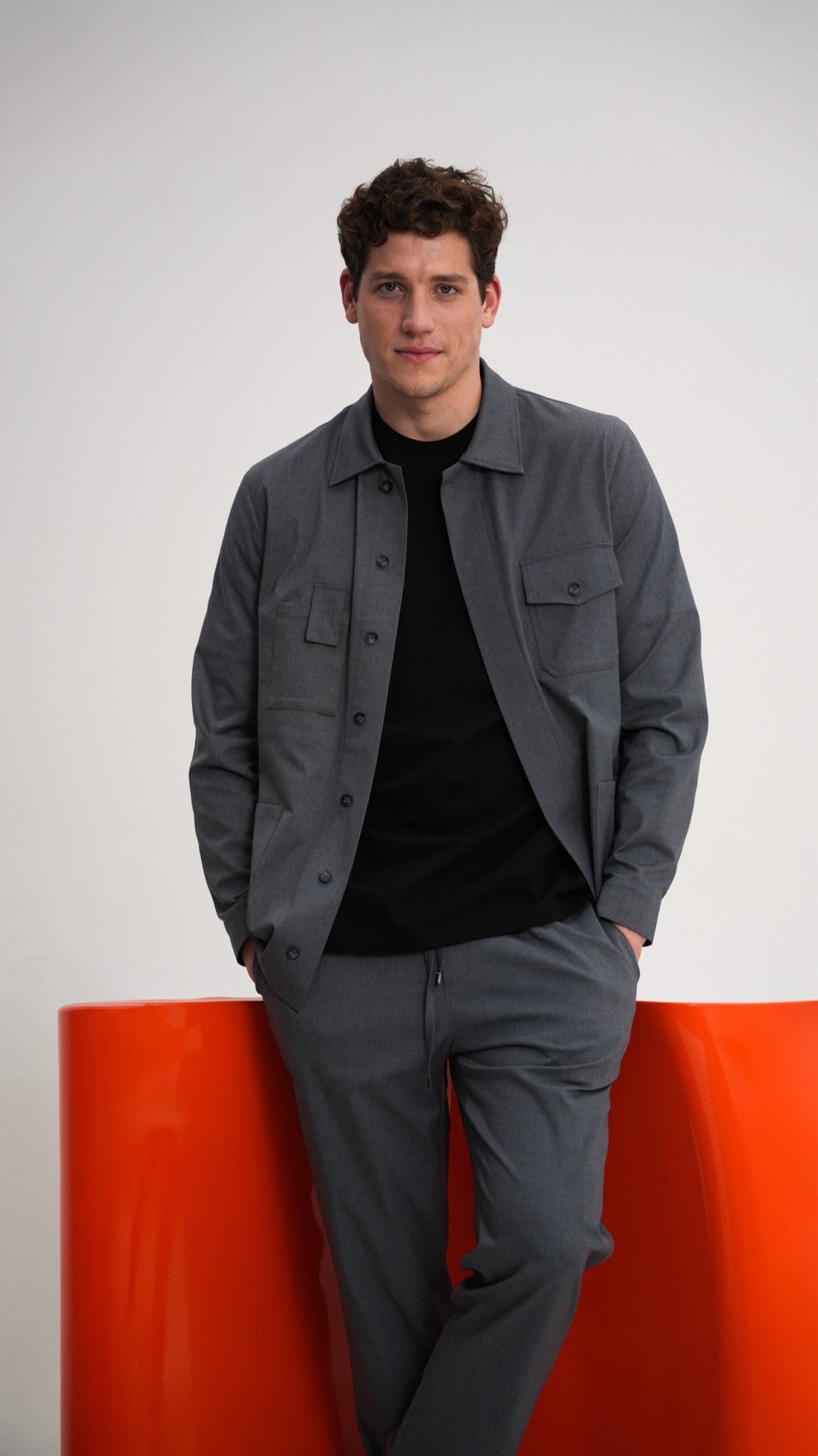 Loose-fitting wool shirt