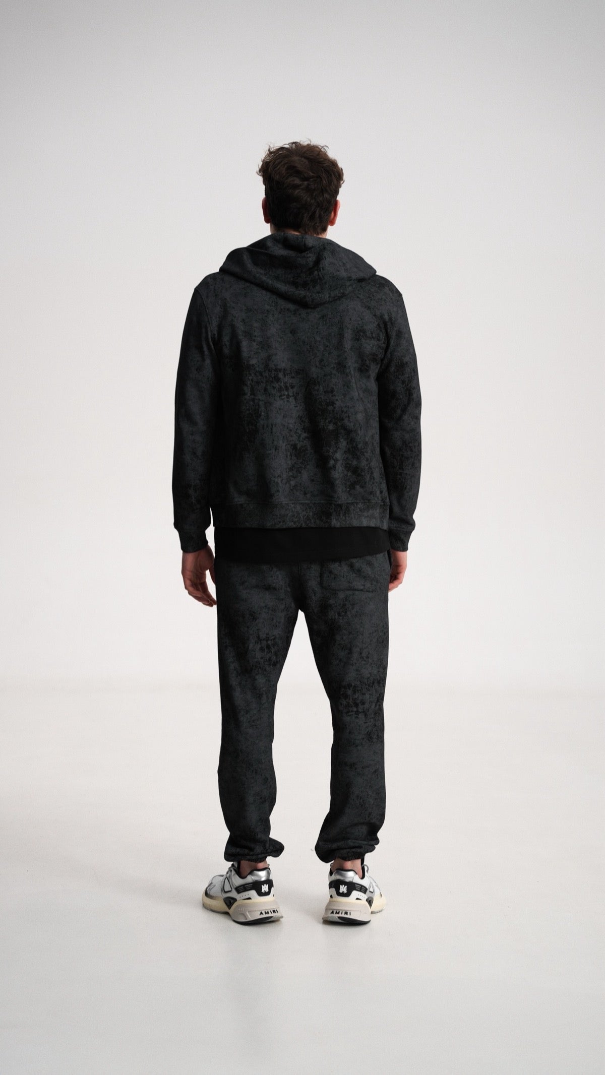 Classic straight-cut pants with vintage elements