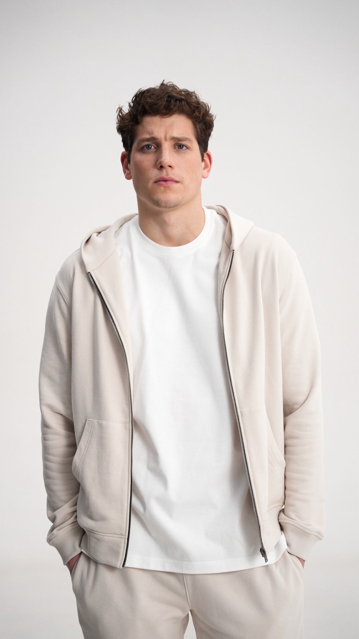 Sporty zip hoodie