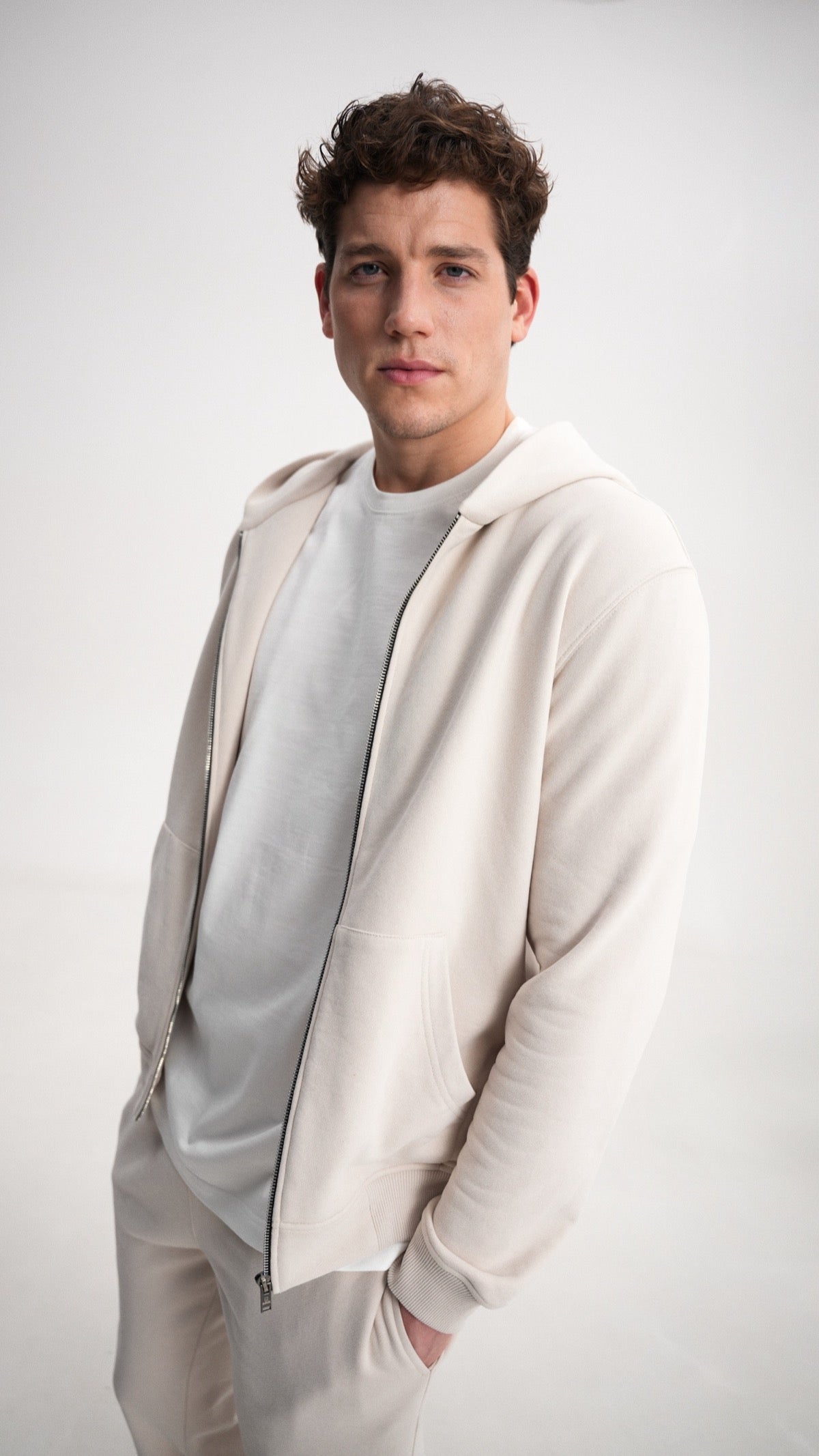 Sporty zip hoodie