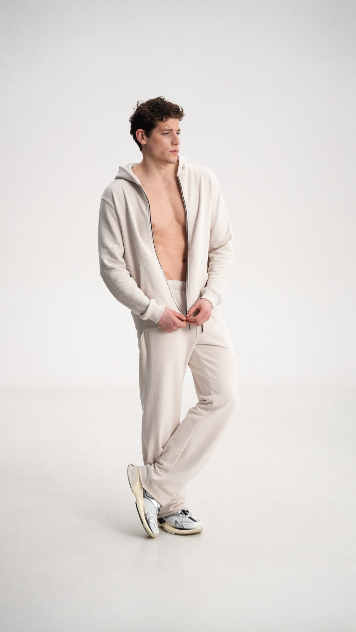 Sporty zip hoodie