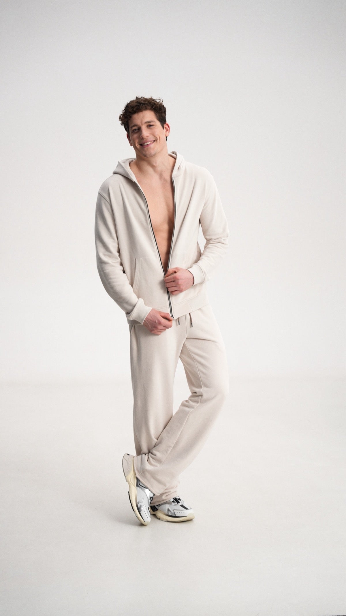Sporty zip hoodie