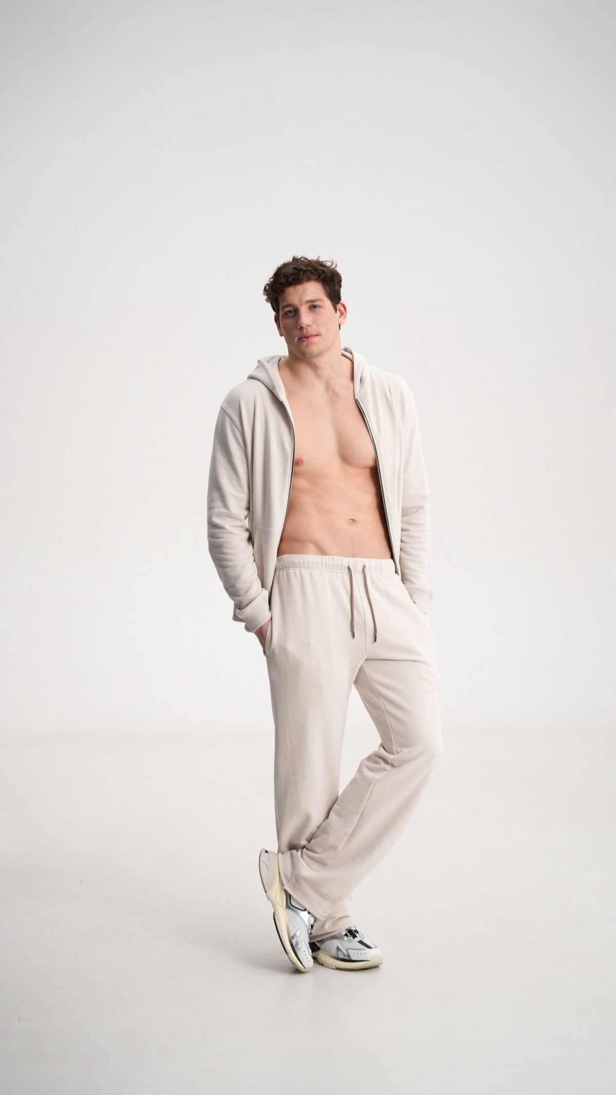 Sporty zip hoodie